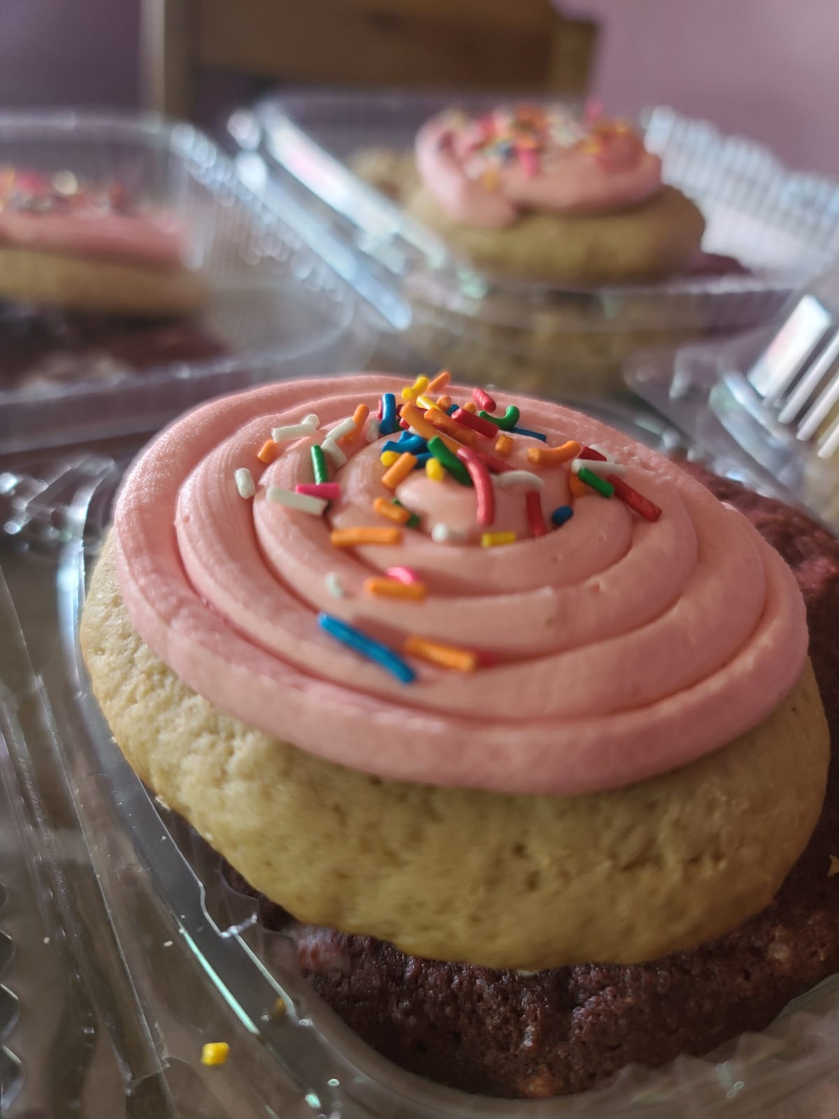 Pedidos listos para entregar a nuestros clientes, delicioso sabor hasta la puerta de su hogar.